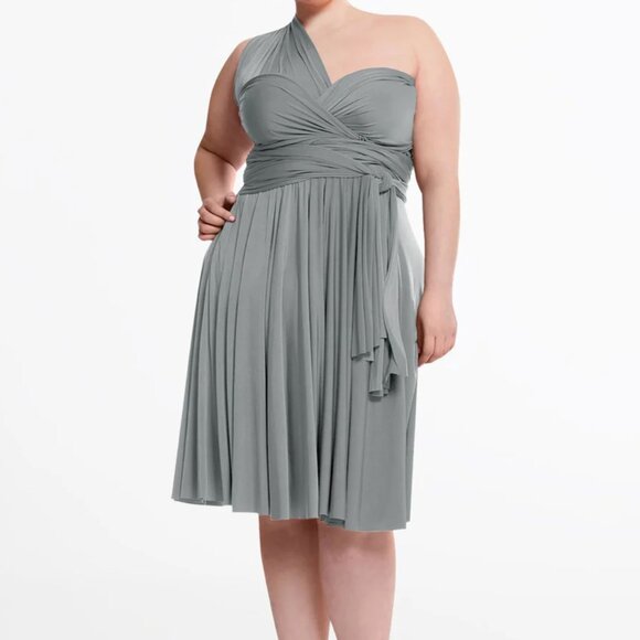 Sakura Midi - Convertible Semi-Formal Dress by Henkaa (plus) - Picture 2 of 8